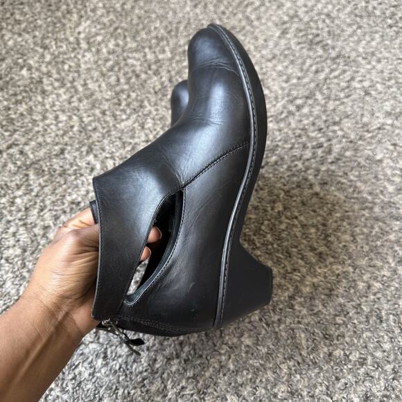 Dansko Boots Bonita Cutout Clog Ankle 40 US 9.5-10 Black Leather Block Heel Zip - Picture 3 of 10